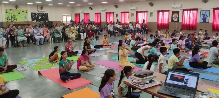Silver Oaks School Bathinda ‘ਚ ਤੀਜੀ ਤੋਂ ਛੇਵੀਂ ਦੇ ਵਿਦਿਆਰਥੀਆਂ ਲਈ‘ ਉਤਕਰਸ਼ ਯੋਗਾ ਕੈਂਪ’ ਦਾ ਆਯੋਜਨ