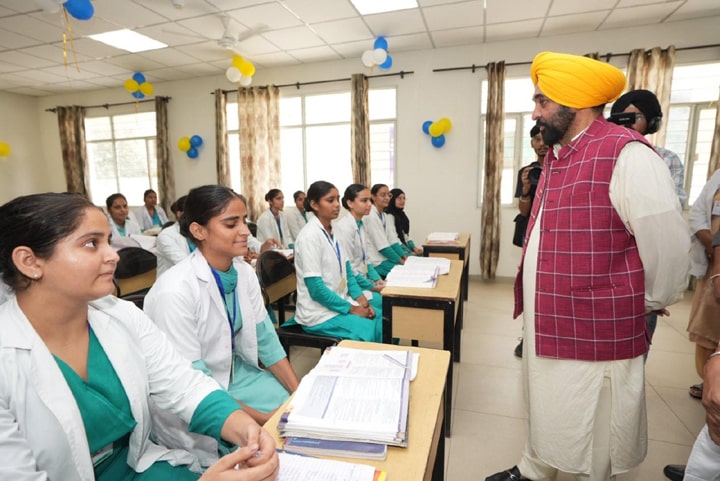 ਪੰਜਾਬ ਵਿੱਚ ਆਪਣੇ ਹਨੇਰਗਰਦੀ ਵਾਲੇ ਸ਼ਾਸਨ ਦੀ ਇਕ ਵੀ ਪ੍ਰਾਪਤੀ ਦੱਸੋ:ਮੁੱਖ ਮੰਤਰੀ ਦੀ ਸੁਖਬੀਰ ਬਾਦਲ ਨੂੰ ਚੁਣੌਤੀ