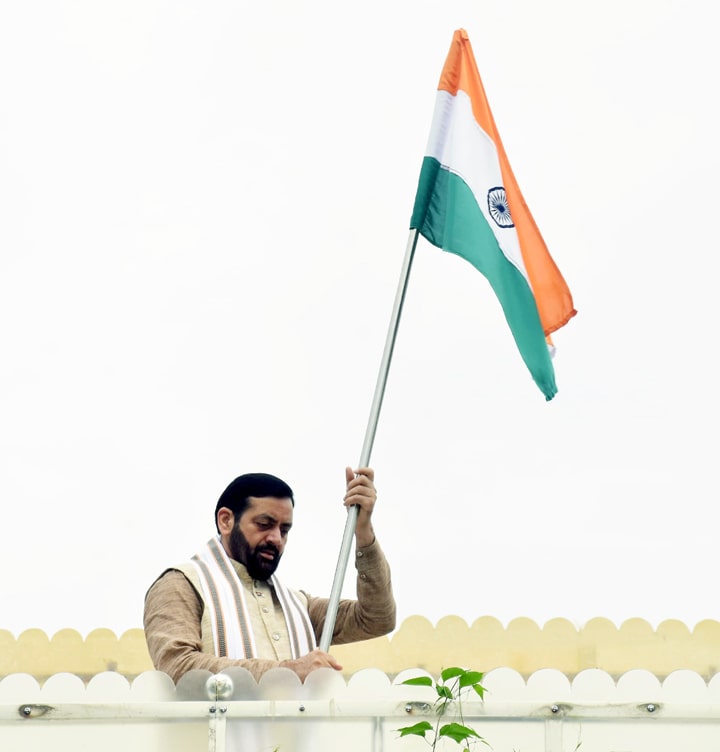 ਮੁੱਖ ਮੰਤਰੀ ਨਾਇਬ ਸਿੰਘ ਸੈਣੀ ਨੇ ਹਰ ਘਰ ਤਿਰੰਗਾ ਮੁਹਿੰਮ ਤਹਿਤ ਸੰਤ ਕਬੀਰ ਕੁਟੀਰ ਵਿੱਚ ਲਗਾਇਆ ਤਿਰੰਗਾ
