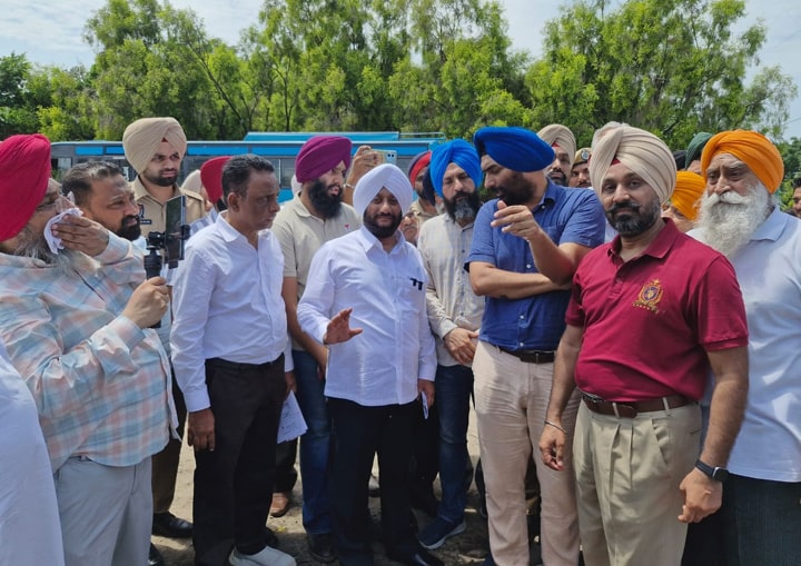 ਗਾਰਬੇਜ ਪ੍ਰੋਸੈਸਿੰਗ ਯੂਨਿਟ ਦਾ ਮਾਮਲਾ:ਵਿਧਾਇਕ ਕੁਲਵੰਤ ਸਿੰਘ ਦੇ ਭਰੋਸੇ ਬਾਅਦ ਲੋਕਾਂ ਨੇ ਉਠਾਇਆ ਧਰਨਾ