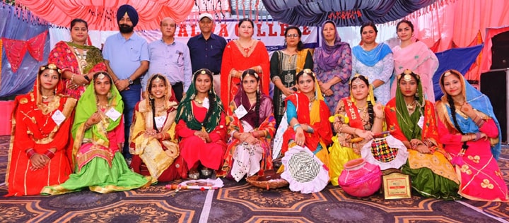 ਮਾਲਵਾ ਕਾਲਜ ਬਠਿੰਡਾ ਵਿੱਖੇ ਪੂਰੇ ਹਰਸ਼ੋ-ਉਲਾਸ ਨਾਲ ਮਨਾਈਆਂ “ਤੀਆਂ ਤੀਜ ਦੀਆਂ”