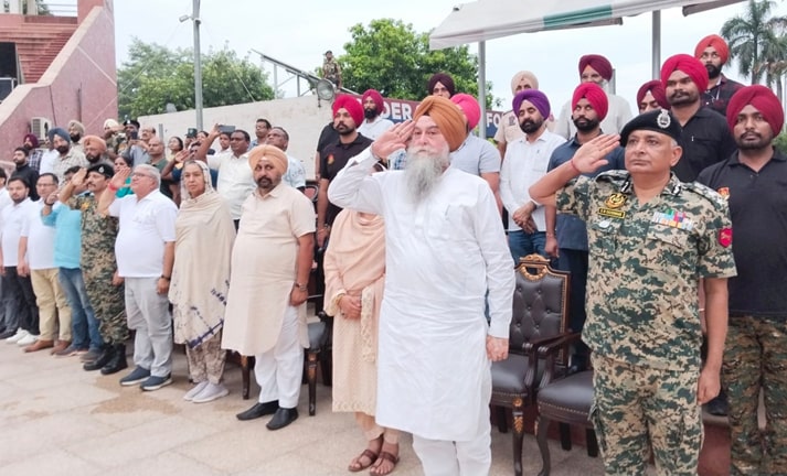 ਸਪੀਕਰ ਕੁਲਤਾਰ ਸਿੰਘ ਸੰਧਵਾ ਨੇ ਹੁਸੈਨੀਵਾਲਾ ਬਾਰਡਰ ਫਿਰੋਜ਼ਪੁਰ ਵਿਖੇ ਰੀਟਰੀਟ ਸੈਰਾਮਨੀ ਦਾ ਆਨੰਦ ਮਾਨਿਆ