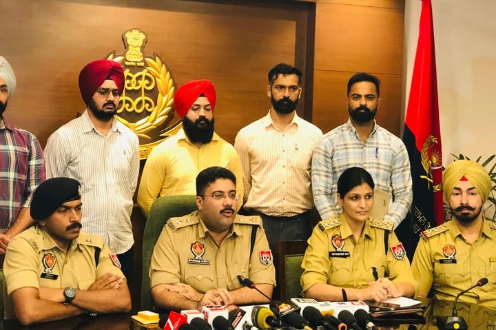 Cyber Crime Police SASNagar ਵੱਲੋਂ ਵੱਖ-ਵੱਖ ਸੂਬਿਆਂ ਵਿੱਚ ਛਾਪੇਮਾਰੀ ਕਰਕੇ ਡਿਜੀਟਲ ਅਰੈਸਟ ਠੱਗੀ ਮਾਮਲੇ ਵਿੱਚ ਵੱਡੀ ਕਾਰਵਾਈ