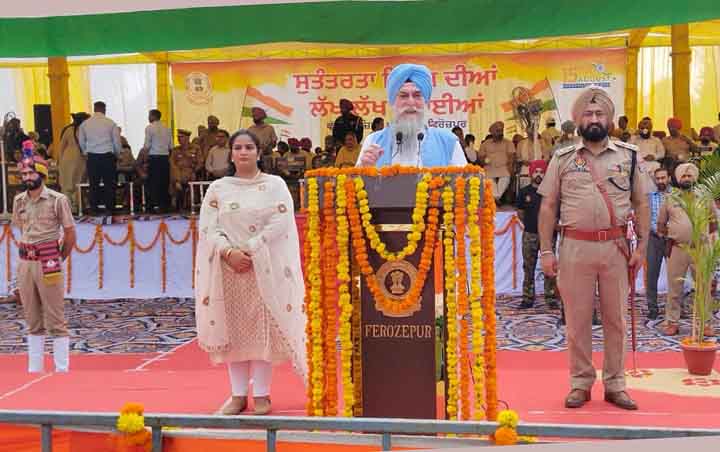 ਸਪੀਕਰ ਕੁਲਤਾਰ ਸਿੰਘ ਸੰਧਵਾਂ ਨੇ ਆਜ਼ਾਦੀ ਦਿਵਸ ਮੌਕੇ ਲਹਿਰਾਇਆ ਤਿਰੰਗਾ