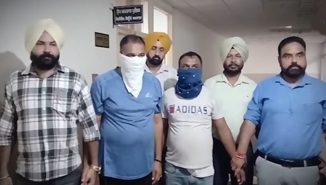 ਰਿਸ਼ਵਤ ਦੇ ਕੇਸ ‘ਚ ਜਮਾਨਤ ‘ਤੇ ਆਇਆ ਥਾਣੇਦਾਰ ਮੁੜ 8 ਹਜ਼ਾਰ ਰੁਪਏ ਦੀ ਰਿਸ਼ਵਤ ਲੈਂਦਾ ਵਿਜੀਲੈਂਸ ਵੱਲੋਂ ਕਾਬੂ