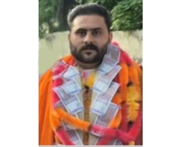 11 ਮਹੀਨਿਆਂ ਬਾਅਦ ਇੰਝ ਚਮਕੀ ਕਿਸਮਤ, ਗ੍ਰੰਥੀ ਵੱਲੋਂ ਚੁੱਕੀ ਪਰਚੀ ਨੇ ਬਣਾਇਆ ਸਰਪੰਚ