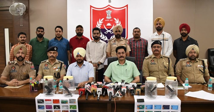 ਪਟਿਆਲਾ ਪੁਲਿਸ ਵੱਲੋਂ ਹਥਿਆਰਾਂ ਦੀ ਸਮੱਗਲਿੰਗ ਕਰਨ ਵਾਲੇ ਗਿਰੋਹ ਦੇ 3 ਮੈਬਰ ਕਾਬੂ