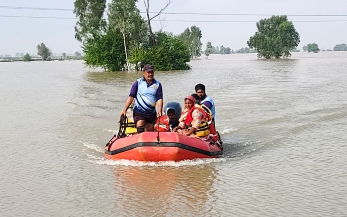ਪੰਜਾਬ ਸਰਕਾਰ ਦੇ ਯਤਨਾਂ ਨਾਲ 5290 ਲੋਕਾਂ ਨੂੰ ਹੜ੍ਹ ਪ੍ਰਭਾਵਿਤ ਖੇਤਰ ‘ਚੋਂ ਬਾਹਰ ਕੱਢਿਆ