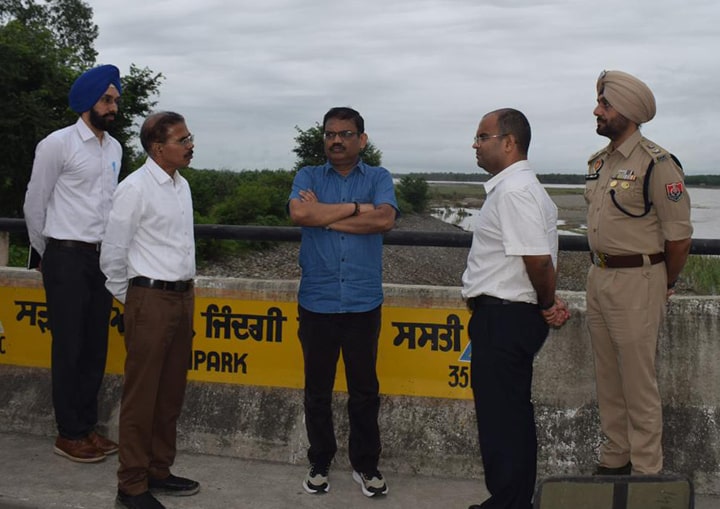 ਲੋਕਾਂ ਦੇ ਹੜਾਂ ਨਾਲ ਹੋਏ ਨੁਕਸਾਨ ਦਾ ਮੁਆਵਜ਼ਾ ਦਿੱਤਾ ਜਾਵੇਗਾ-ਕੇ.ਏ.ਪੀ ਸਿਨਹਾ