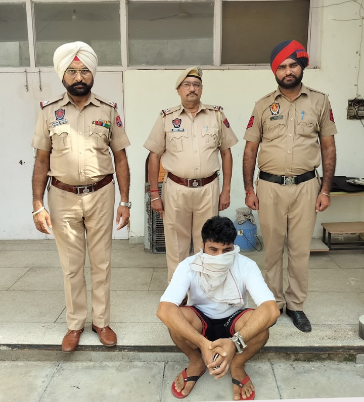 ਮੋਗਾ ਪੁਲਿਸ ਵੱਲੋਂ 725 ਗ੍ਰਾਮ ਹੈਰੋਇਨ ਤੇ 25000 ਰੁਪਏ ਦੀ ਡਰੱਗ ਮਨੀ ਸਮੇਤ ਨਸ਼ਾ ਤਸਕਰ ਕਾਬੂ