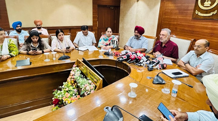 ਪੰਜਾਬ ਦੇ ਸਾਰੇ ਜ਼ਿਲਿਆਂ ਵਿੱਚ‘ਫੂਡ ਸੇਫ਼ਟੀ ਆਨ ਵੀਲਜ਼’ ਦਾ ਹੋਇਆ ਵਿਸਤਾਰ;ਲੋਕਾਂ ਨੂੰ ਆਪਣੇ ਭੋਜਨ ਦੀ ਜਾਂਚ ਕਰਵਾਉਣ ਦੀ ਅਪੀਲ
