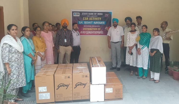 ਸਰਕਾਰੀ ਆਈ.ਟੀ.ਆਈ. (ਇਸਤਰੀਆਂ) ਨੂੰ ਸਟੇਟ ਬੈਂਕ ਆਫ ਇੰਡੀਆ ਵੱਲੋਂ ਦਿੱਤੇ ਗਏ 3 ਸਪਲਿਟ ਏ.ਸੀ.