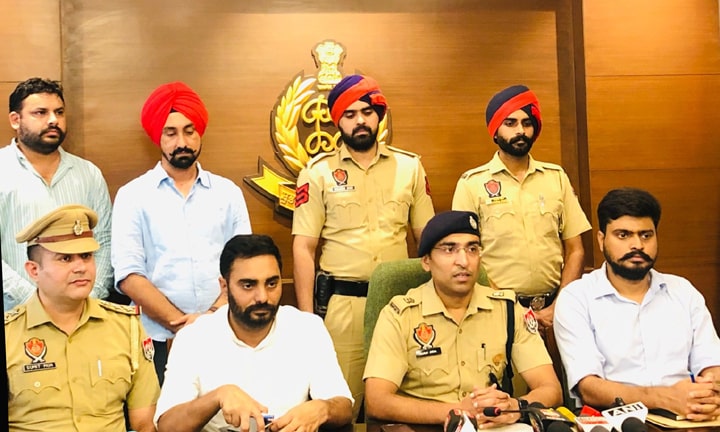 ਥਾਣਾ ਡੇਰਾਬੱਸੀ ਦੀ ਪੁਲਿਸ ਵੱਲੋਂ ਸਵਾ ਤਿੰਨ ਕਿਲੋ ਅਫੀਮ ਸਹਿਤ ਦੋ ਨਸ਼ਾ ਤਸਕਰ ਕਾਬੂ