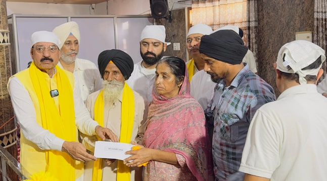 ਭਾਰਤੀ ਫ਼ੌਜ ਦੇ ਜਵਾਨ ਸ਼ਹੀਦ ਏ.ਐੱਲ.ਡੀ. ਦਲਜੀਤ ਸਿੰਘ ਨੂੰ ਅੰਤਿਮ ਅਰਦਾਸ ਮੌਕੇ ਦਿੱਤੀ ਨਿੱਘੀ ਸ਼ਰਧਾਂਜਲੀ