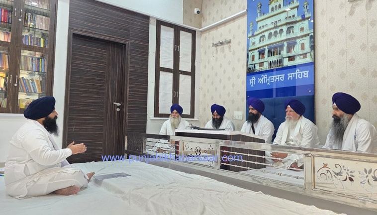 ਸ਼੍ਰੀ ਅਕਾਲ ਤਖਤ ਸਾਹਿਬ ਤੋਂ ਸਿੱਖਿਆ ਮੰਤਰੀ ਹਰਜੋਤ ਸਿੰਘ ਬੈਂਸ ਨੂੰ ਲੱਗੀ ਧਾਰਮਿਕ ਸਜ਼ਾ, ਨਿਭਾਉਣੀ ਸ਼ੁਰੂ