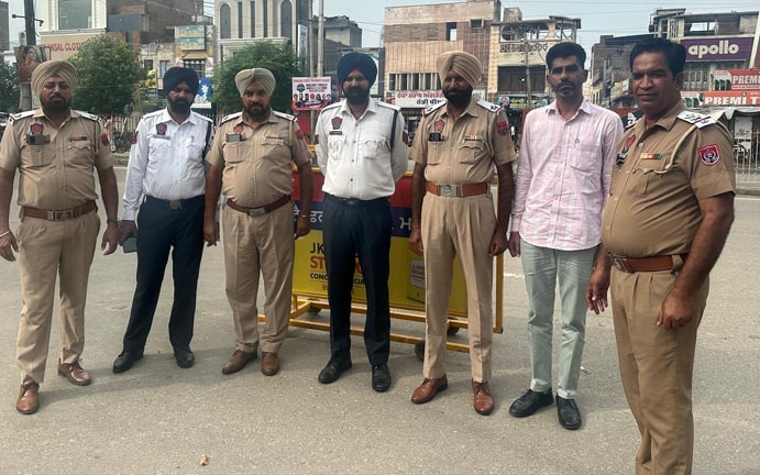 Sri Muktsar Sahib police ਵੱਲੋਂ ਮਾਲਜ਼, ਮਾਰਕੀਟਾਂ ਅਤੇ ਭੀੜ-ਭਾੜ ਵਾਲੀਆਂ ਥਾਵਾਂ ‘ਚ ਚਲਾਈ ਵਿਸ਼ੇਸ਼ ਚੈੱਕਿੰਗ ਮੁਹਿੰਮ