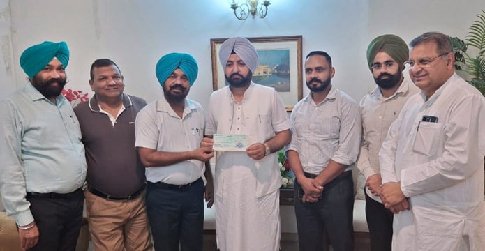 Punjab Revenue Officers Association ਵੱਲੋਂ ਮੁੱਖ ਮੰਤਰੀ ਰਾਹਤ ਫ਼ੰਡ ਲਈ 10 ਲੱਖ ਰੁਪਏ ਦਾ ਯੋਗਦਾਨ