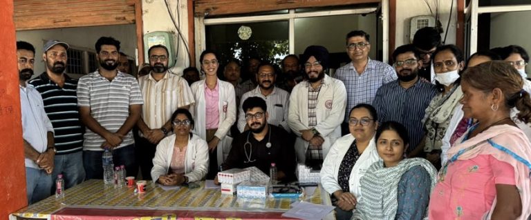 ਹੜ੍ਹ ਪੀੜ੍ਹਤਾਂ ਦੇ ਇਲਾਜ਼ ਲਈ AIIMS Bathinda ਦੀਆਂ ਟੀਮਾਂ ਵੀ ਮੈਦਾਨ ‘ਚ ਨਿੱਤਰੀਆਂ