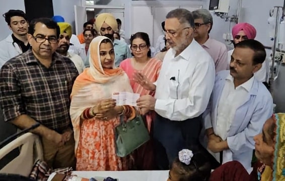 Punjab Flood News: ਹੜ੍ਹ ਰਾਹਤ ਯਤਨਾਂ ਵਜੋਂ ਪੰਜਾਬ ਸਰਕਾਰ ਵੱਲੋਂ ਡਾਕਟਰੀ ਸਹਾਇਤਾ ਅਤੇ ਬੁਨਿਆਦੀ ਢਾਂਚੇ ਦੀ ਬਹਾਲੀ ‘ਤੇ ਜੋਰ