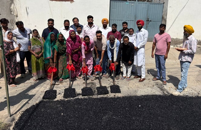 Bathinda News; Mayor Mehta ਵੱਲੋਂ ਟੀ.ਪੀ.ਸੀ. ਕਲੋਨੀ ਵਿਖੇ 31 ਲੱਖ ਦੀ ਲਾਗਤ ਨਾਲ ਪ੍ਰੀਮਿਕਸ ਦੇ ਕੰਮ ਦਾ ਉਦਘਾਟਨ