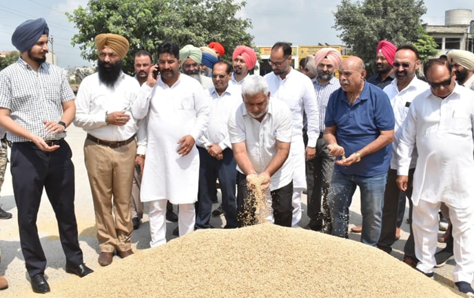 paddy procurement; Punjab ਦੇ ਵਿਚ ਝੋਨੇ ਦੀ ਸਰਕਾਰੀ ਖਰੀਦ ਸ਼ੁਰੂ, 27,000 ਕਰੋੜ ਰੁਪਏ ਦੀ ਨਕਦ ਕਰਜ਼ਾ ਹੋਈ ਮੰਨਜੂਰ