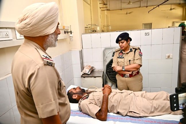 Bathinda Police ‘ਤੇ ਹਮਲਾ, ਹੋਏ ਹਵਾਈ ਫ਼ਾਈਰ ਤੇ ਲਾਠੀਚਾਰਜ਼; SHO ਤੇ 2 ਥਾਣੇਦਾਰ ਹੋਏ ਗੰਭੀਰ ਜਖ਼ਮੀ, ਜਾਣੋਂ ਮਾਮਲਾ