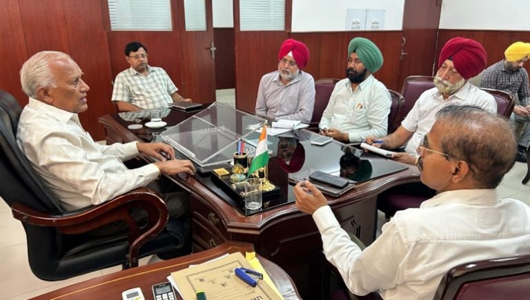 ਦਰਿਆਵਾਂ ਦੇ ਪਾੜ ਪੂਰਨ ਦੇ ਕੰਮਾਂ ‘ਚ ਹੋਰ ਤੇਜ਼ੀ ਲਿਆਂਦੀ ਜਾਵੇ: ਬਰਿੰਦਰ ਕੁਮਾਰ ਗੋਇਲ ਵੱਲੋਂ ਅਧਿਕਾਰੀਆਂ ਨੂੰ ਹਦਾਇਤ
