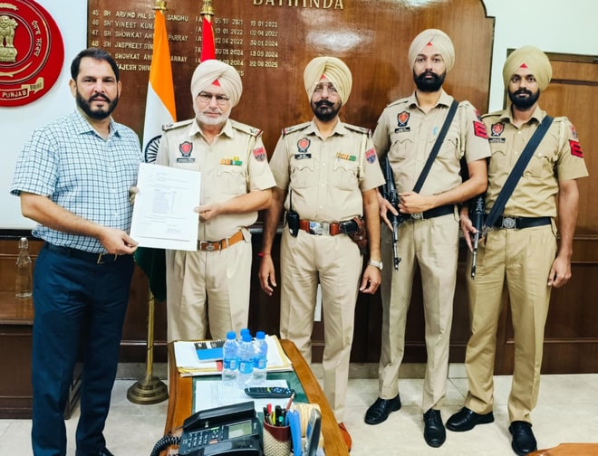 DC Bathina ਦੇ ਗੰਨਮੈਨਾਂ ਨੇ ਹੜ੍ਹ ਪੀੜਤਾਂ ਲਈ ਇੱਕ-ਇੱਕ ਦਿਨ ਦੀ ਤਨਖਾਹ ਦਾ ਪਾਇਆ ਯੋਗਦਾਨ