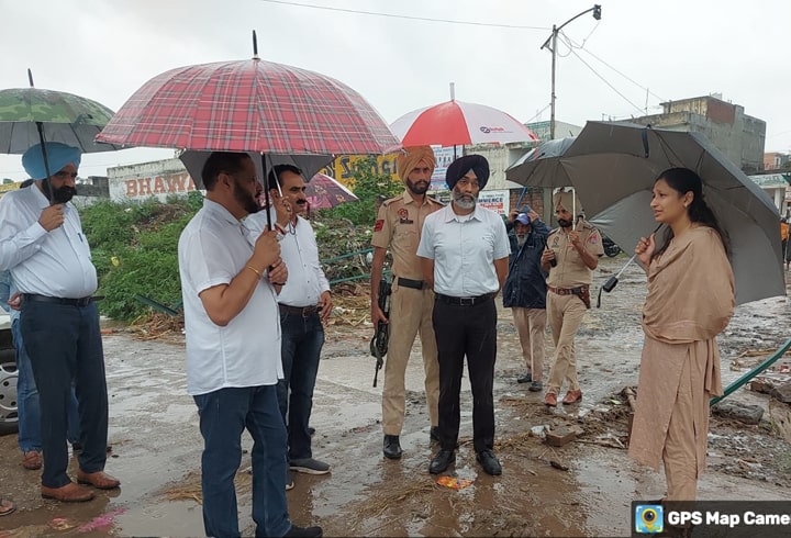 ਘੱਗਰ ਵਿੱਚ ਪਾਣੀ ਦਾ ਪੱਧਰ ਕਾਬੂ ਵਿੱਚ, ਅਫਵਾਹਾਂ ‘ਤੇ ਧਿਆਨ ਨਾ ਦਿਓ:ਡੀ.ਸੀ. ਕੋਮਲ ਮਿੱਤਲ