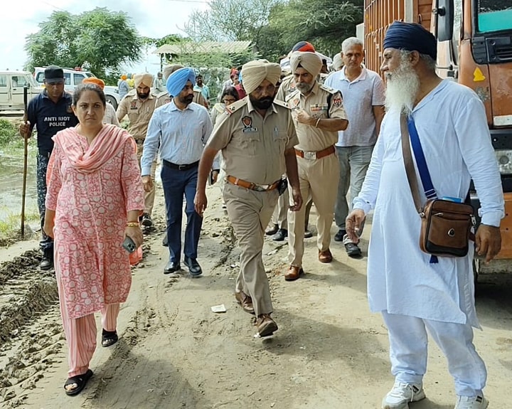ਜ਼ਿਲ੍ਹਾ ਪ੍ਰਸ਼ਾਸਨ ਵੱਲੋਂ ਲੋਕਾਂ ਨੂੰ ਬੰਨ ਦੇ ਨੇੜੇ ਨਾ ਜਾਣ ਦੀ ਅਪੀਲ