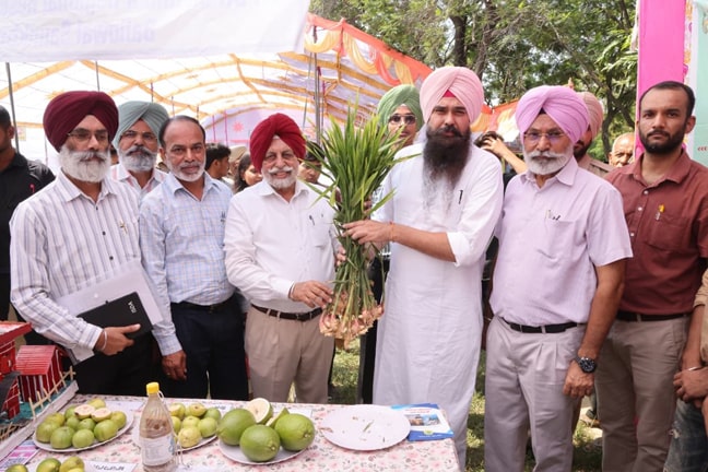 PAU Ludhaiana ਦੇ ਖੇਤਰੀ ਖੋਜ ਕੇਂਦਰ ਬੱਲੋਵਾਲ ਸੌਂਖੜੀ ਵਿਖੇ ਲੱਗੇ ਕਿਸਾਨ ਮੇਲੇ ਵਿੱਚ ਕਿਸਾਨਾਂ ਦੀ ਭਰਪੂਰ ਹਾਜ਼ਰੀ ਦਰਜ ਹੋਈ