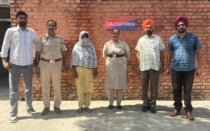 ਬਠਿੰਡਾ ਪੁਲਿਸ ਵੱਲੋਂ ਨਜਾਇਜ਼ ਹਥਿਆਰਾਂ ਦੇ ਨਾਲ ਨਸ਼ਾ ਤਸਕਰੀ ਕਰਦੀ ਮਾਂ ਕਾਬੂ,ਪੁੱਤ ਫ਼ਰਾਰ