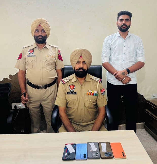 Mohali Police ਨੇ ਲੁੱਟ-ਖੋਹ ਗੈਂਗ ਦੇ 2 ਮੈਂਬਰ ਕੀਤੇ ਕਾਬੂ, 5 ਖੋਹੇ ਮੋਬਾਈਲ ਫੋਨ ਹੋਏ ਬ੍ਰਾਮਦ