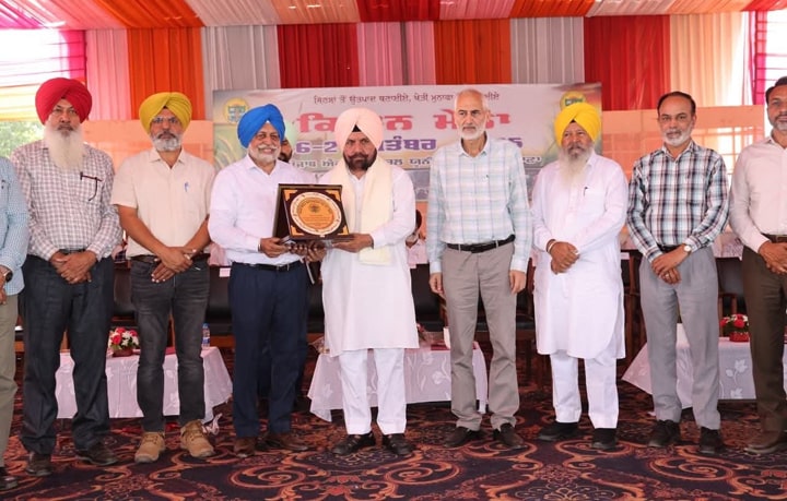 ਖੇਤੀਬਾੜੀ ਨੂੰ ਕਾਰੋਬਾਰੀ ਲੀਹਾਂ ਤੇ ਤੋਰਨ ਦੇ ਸੱਦੇ ਨਾਲ ਪੀ.ਏ.ਯੂ. ਦਾ ਦੋ ਰੋਜ਼ਾ ਕਿਸਾਨ ਮੇਲਾ ਸ਼ੁਰੂ ਹੋਇਆ
