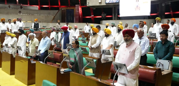 ਪੰਜਾਬ ਵਿਧਾਨ ਸਭਾ ਵੱਲੋਂ ਹੜ੍ਹਾਂ ਦੌਰਾਨ ਜਾਨ ਗਵਾਉਣ ਵਾਲੇ 59 ਨਾਗਰਿਕਾਂ ਨੂੰ ਸ਼ਰਧਾਂਜਲੀ