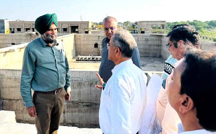 ਸੀਵਰੇਜ ਬੋਰਡ ਦੇ ਚੇਅਰਮੈਨ ਡਾ. ਆਹਲੂਵਾਲੀਆ ਨੇ ਨਯਾਗਾਓਂ ਵਿੱਚ ਚੱਲ ਰਹੇ ਪ੍ਰੋਜੈਕਟਾਂ ਦਾ ਲਿਆ ਜਾਇਜ਼ਾ