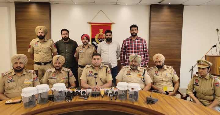 Sri Muktsar Sahib Police ਵੱਲੋਂ ਲਾਰੈਂਸ ਬਿਸ਼ਨੋਈ ਗਿਰੋਹ ਦੇ ਨਜ਼ਦੀਕੀ ਸਾਥੀ ਸ੍ਰੀ ਮੁਕਤਸਰ ਸਾਹਿਬ ‘ਚ ਕੀਤੇ ਗ੍ਰਿਫ਼ਤਾਰ