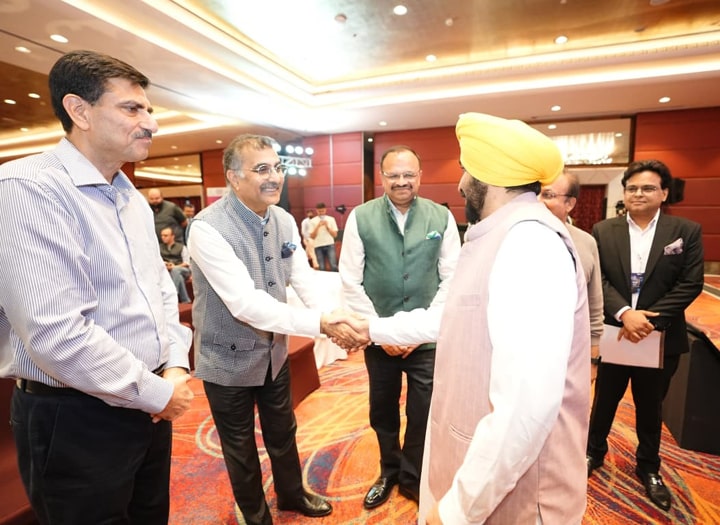ਉਦਯੋਗਿਕ ਦਿੱਗਜ਼ਾਂ ਵੱਲੋਂ ਸਨਅਤੀ ਵਿਕਾਸ ਲਈ ਸੁਖਾਵਾਂ ਮਾਹੌਲ ਪ੍ਰਦਾਨ ਕਰਨ ‘ਤੇ ਭਗਵੰਤ ਮਾਨ ਸਰਕਾਰ ਦੀ ਸ਼ਲਾਘਾ