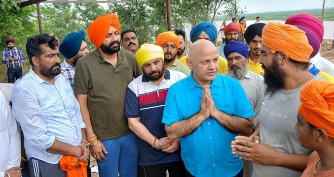 ਬੰਨ੍ਹਾਂ ਦੀ ਮਜ਼ਬੂਤੀ ਲਈ ਯਤਨ: Ex Dy CM ਸਿਸੋਦੀਆ, ਕੈਬਨਿਟ ਮੰਤਰੀ ਭੁੱਲਰ ਅਤੇ ਈਟੀਓ ਵੱਲੋਂ ਬਿਆਸ ਦਰਿਆ ਦੇ ਕਮਜ਼ੋਰ ਹਿੱਸਿਆ ਦਾ ਜਾਇਜ਼ਾ