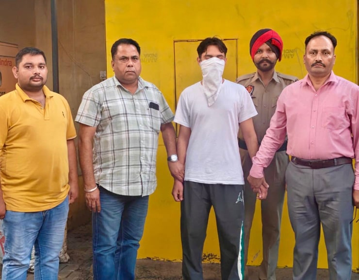 ਤਹਿਸੀਲਦਾਰ ਦੇ ਕਲਰਕ ਲਈ 20,000 ਰੁਪਏ ਦੀ ਰਿਸ਼ਵਤ ਲੈਂਦਾ ਪ੍ਰਾਈਵੇਟ ਵਿਅਕਤੀ ਵਿਜੀਲੈਂਸ ਵੱਲੋਂ ਕਾਬੂ