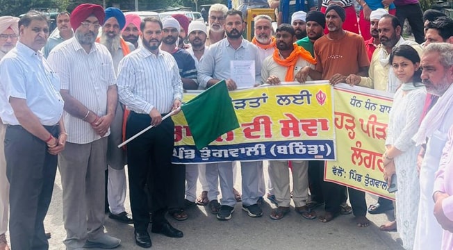 Bathinda News:ਹੜ੍ਹ ਪੀੜਤਾਂ ਦੀ ਮਦਦ ਲਈ ਤੁੰਗਵਾਲੀ ਪੰਚਾਇਤ ਤੇ ਪਿੰਡ ਵਾਸੀਆਂ ਵਲੋਂ 8 ਟਰਾਲੀਆਂ ਰਵਾਨਾ