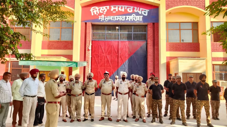 Sri Muktsar Sahib Police ਵੱਲੋਂ ਜ਼ਿਲ੍ਹਾ ਜੇਲ੍ਹ ਵਿੱਚ ਚਲਾਇਆ ਗਿਆ ਵਿਸ਼ੇਸ਼ ਸਰਚ ਅਭਿਆਨ