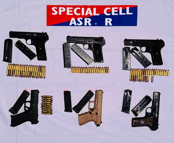 Canada ਤੋਂ ਵਾਪਸ ਪਰਤਿਆਂ ਪੰਜਾਬੀ ਨੌਜਵਾਨ ਪਾਕਿਸਤਾਨ ਤੋਂ ਮੰਗਵਾਏ ਹਥਿਆਰਾਂ ਨਾਲ ਕਾਬੂ