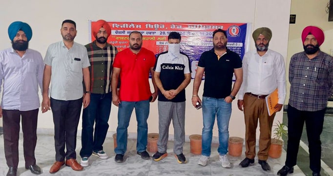 30,000 ਰੁਪਏ ਦੀ ਰਿਸ਼ਵਤ ਲੈਂਦਾ ਵਸੀਕਾ ਨਵੀਸ ਵਿਜੀਲੈਂਸ ਬਿਊਰੋ ਨੇ ਰੰਗੇ ਹੱਥੀਂ ਚੁੱਕਿਆ