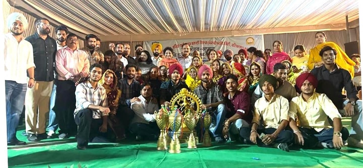 DAV College Bathinda ਨੇ ਅੰਤਰ ਕਾਲਜ ਖੇਤਰੀ ਯੁਵਕ ਅਤੇ ਲੋਕ ਮੇਲੇ ਵਿਚੋਂ ਓਵਰਆਲ ਦੂਜੀ ਟਰਾਫ਼ੀ ਜਿੱਤੀ