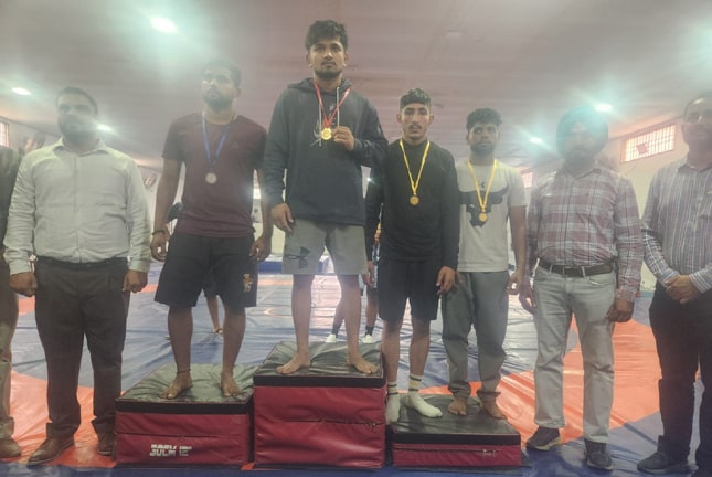 Malwa Physical Education College Bathinda ਲਵਪ੍ਰੀਤ ਸਿੰਘ ਨੇ ਕੁਸ਼ਤੀ ਮੁਕਾਬਲੇ ‘ਚ ਜਿੱਤਿਆ ਕਾਸ਼ੀ ਦਾ ਤਮਗਾ
