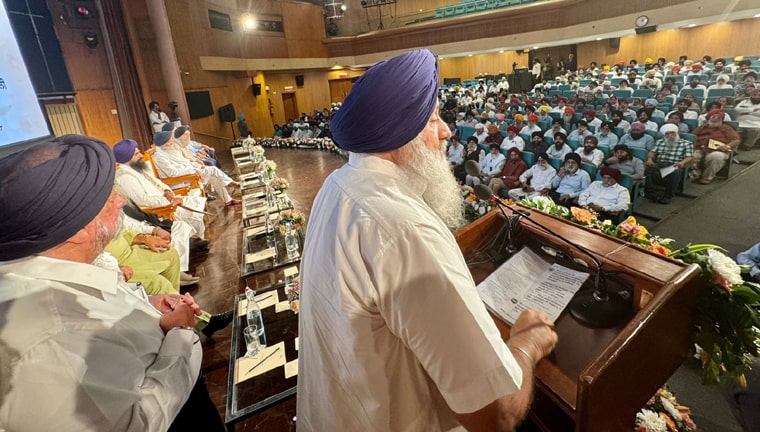 ਸੁਖਬੀਰ ਸਿੰਘ ਬਾਦਲ ਵੱਲੋਂ ਸਿੱਖਾਂ ਨੂੰ ਆਗੂ ਵਿਹੂਣੇ ਕਰਨ ਦੀ ਸਾਜ਼ਿਸ਼ ਤੋਂ ਸੁਚੇਤ ਰਹਿਣ ਦੀ ਅਪੀਲ