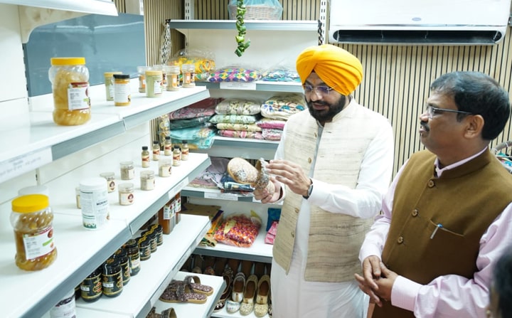 ਭਗਵੰਤ ਮਾਨ ਸਰਕਾਰ ਦੀ ਪੇਂਡੂ ਹੁਨਰ ਅਤੇ ਮਹਿਲਾ ਸਸ਼ਕਤੀਕਰਨ ਲਈ ਨਵੀਂ ਸ਼ੁਰੂਆਤ; ‘ਪਹਿਲ ਮਾਰਟ’ ਨਾਲ ਪਿੰਡਾਂ ਦੀਆਂ ਔਰਤਾਂ ਬਣਨਗੀਆਂ ਆਤਮ-ਨਿਰਭਰ