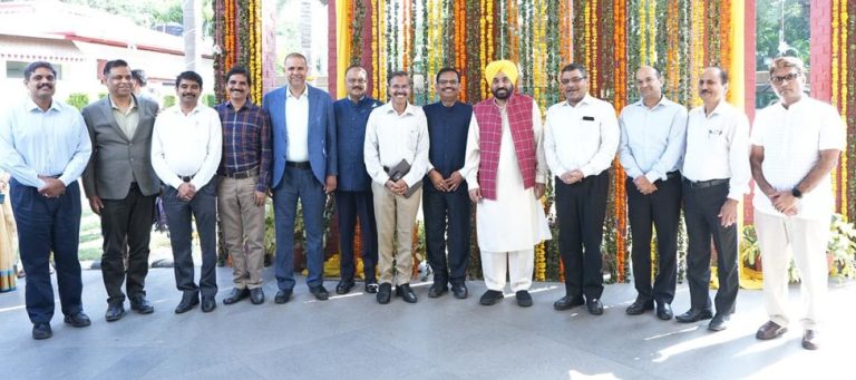 ਆਈ.ਏ.ਐਸ. ਆਫਿਸਰਜ਼ ਐਸੋਸੀਏਸ਼ਨ ਵੱਲੋਂ ਮਿਸ਼ਨ ਚੜ੍ਹਦੀ ਕਲਾ ਵਿੱਚ ਪੰਜ ਲੱਖ ਰੁਪਏ ਦਾ ਯੋਗਦਾਨ ਪਾਉਣ ਦਾ ਐਲਾਨ