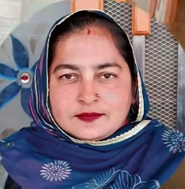 ‘ਸਾਲੇ ਬਣੇ ਆ ਚੌਧਰ ਦੇ’, ਗਾਣੇ ਨੇ ਦੀਵਾਲੀ ਮੌਕੇ ਸਾਬਕਾ ਸਰਪੰਚ ਦੇ ਮੁੰਡੇ ਹੱਥੋਂ ਕਰਵਾਇਆ ‘ਪੰਚ’ ਦਾ ਕ+ਤ+ਲ